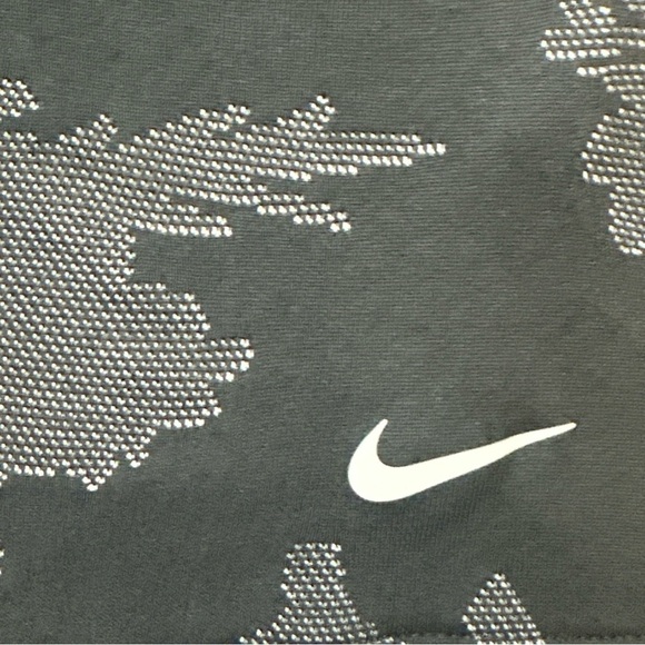 Nike Top Women Small Black Leaf Print V Neck Short Sleeve Stretch Ladies - Picture 3 of 6